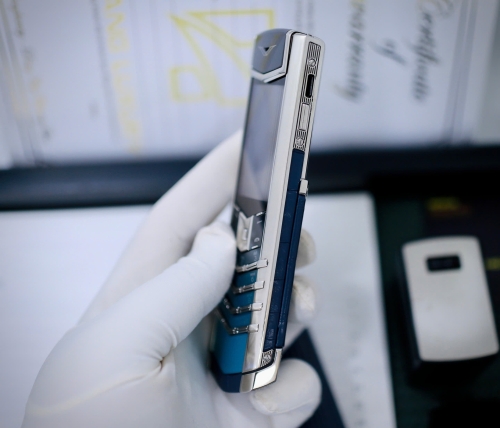 Vertu Signature S Steel Blue Aligator